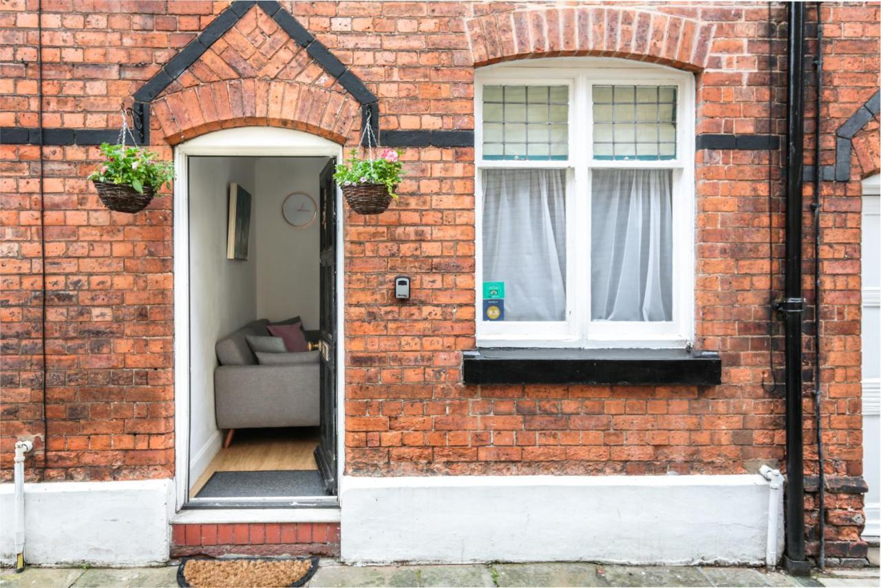 Beautiful City Centre Cottage - Within City Walls Chester Extérieur photo